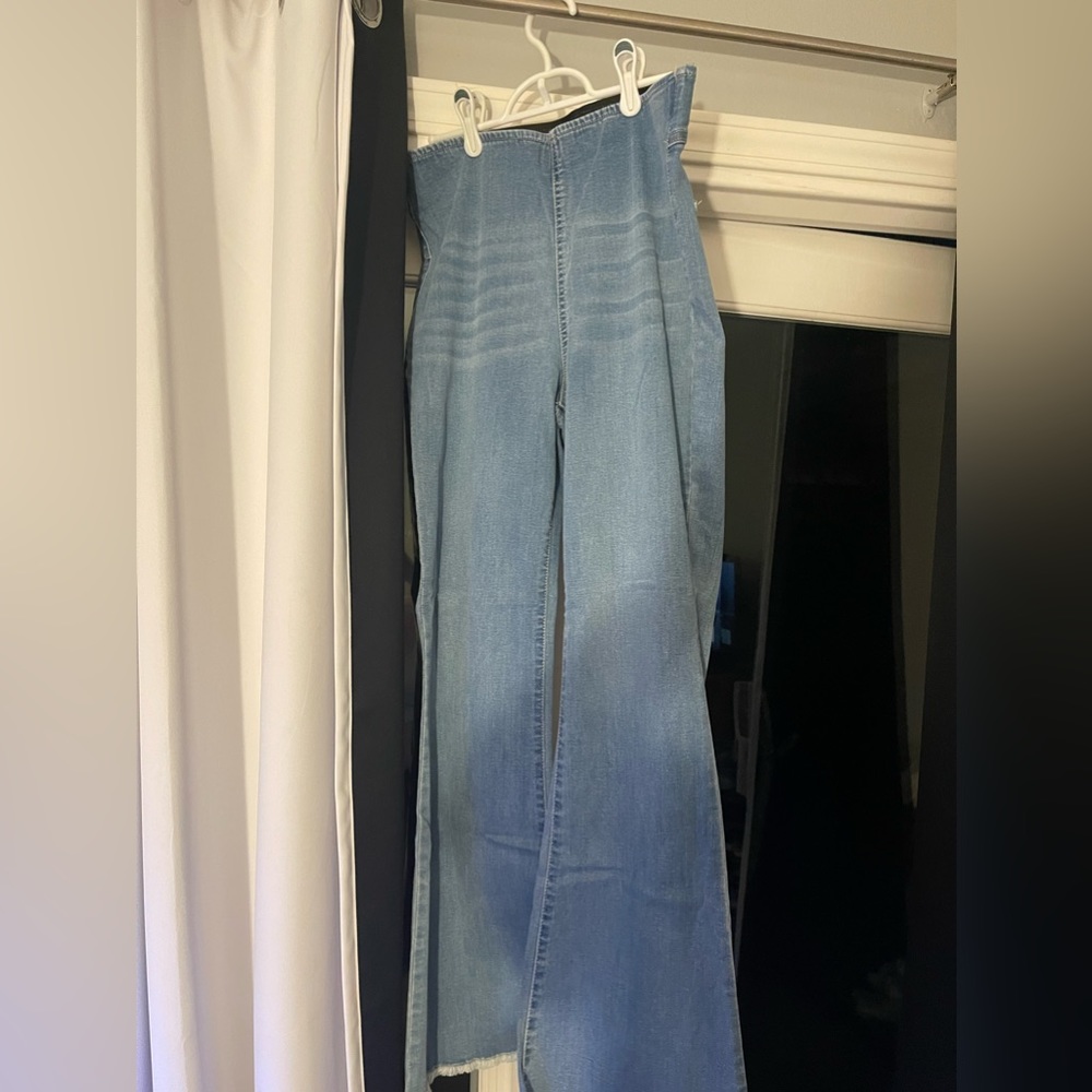 Knox Rose Flar Jeans!